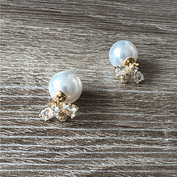 Bee stud earrings A659 - Picture 3 of 5